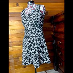 NWT BB Collection Black and White Sleeveless Chain Link Dress M